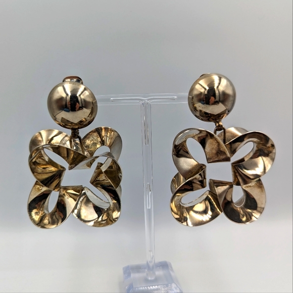 Vintage Stunning Sculptural Bow Design Statement Silver tone Clip on Earrings - Picture 1 of 10